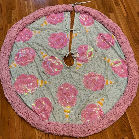 Stephen Brown’s Glitter Ville Cotton Candy Christmas Tree Skirt BNWT - Picture 3 of 5